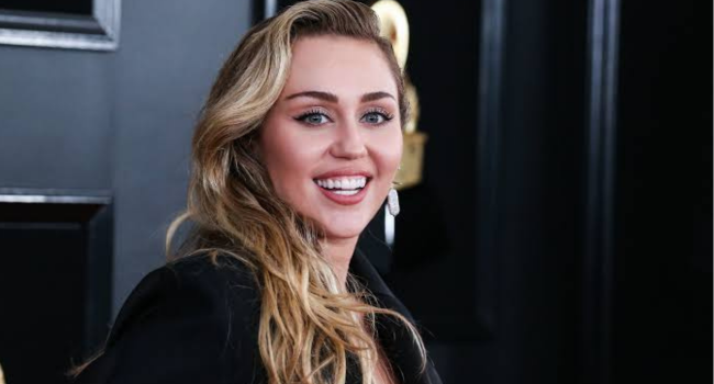 Miley-Cyrus-Biography